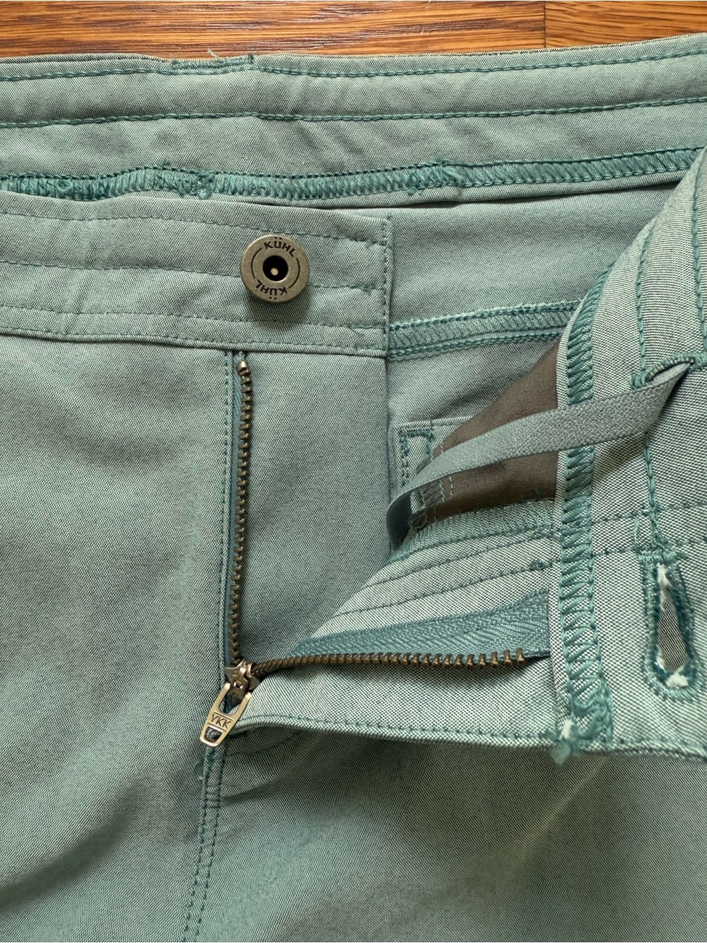 KUHL Trekr Legendary Capri Pants Hiking Gorpcore Lightweight Breathable Green 16 - Picture 3 of 7
